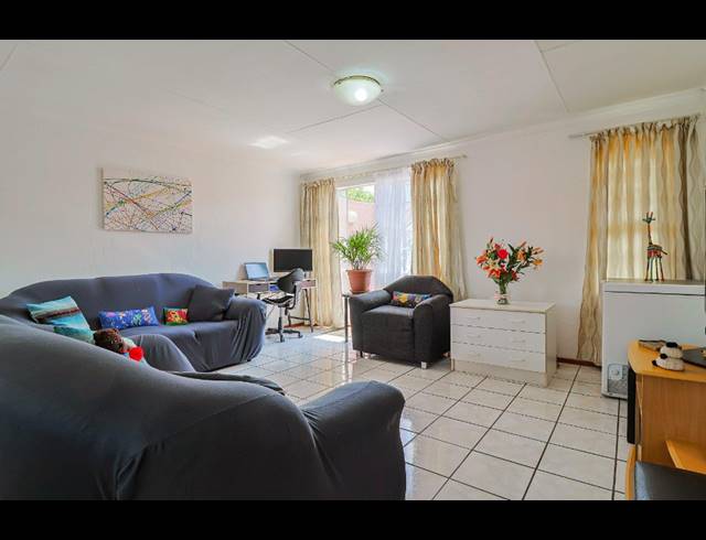 2 BEDROOM APARTMENT FOR SALE IN MEYERSDAL